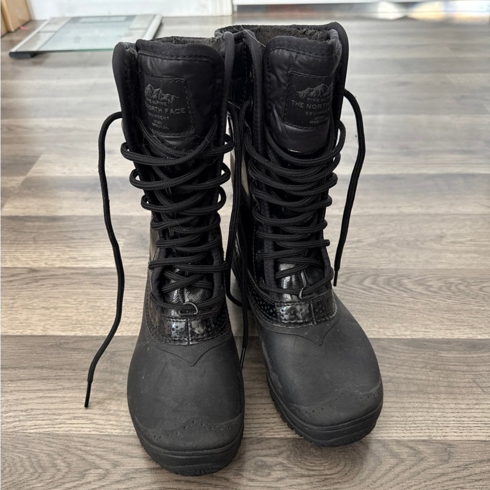 The North Face Women’s Black Insulated Lace-Up Winter Boots